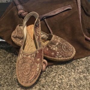 Free People//Crochet Platform size 7